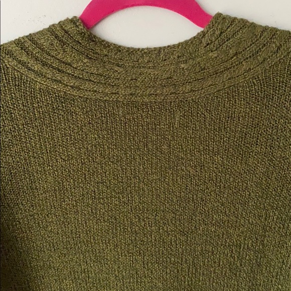 Carolyn Taylor Knit V-Neck Sweater - Picture 7 of 8